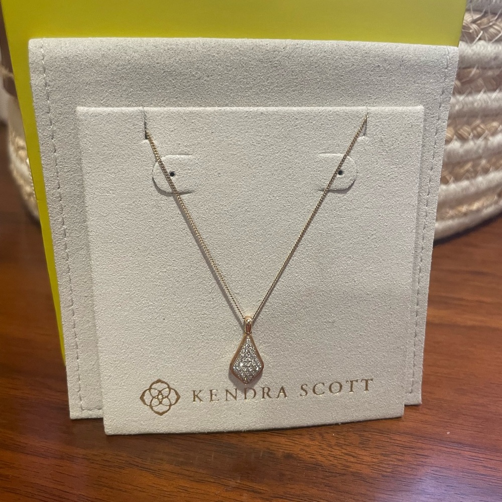 Kendra Scott Lela Necklace - Picture 2 of 5